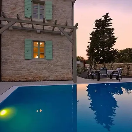 Lia Villa Ližnjan