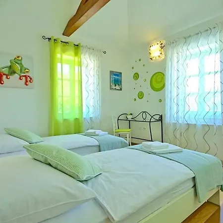 Lia * Ližnjan